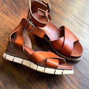 MIA Brown Strappy Sandals size 8 (BL)